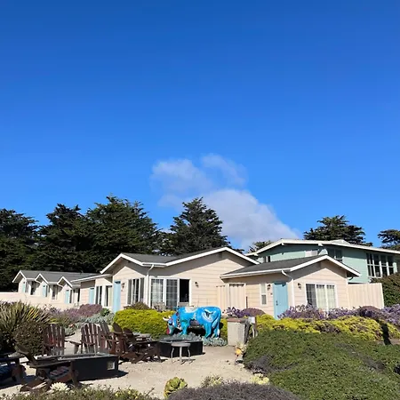 Cambria Landing Inn And Suites-2