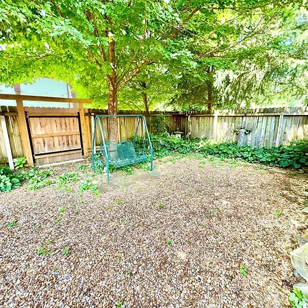 Riverbend Motel & Cabins-3