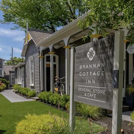 Brannan Cottage Inn-2