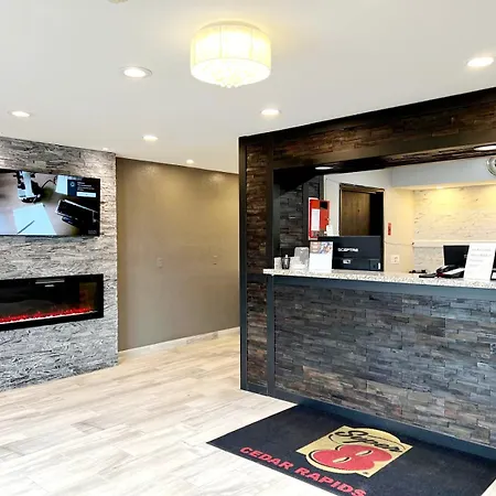 Super 8 By Wyndham Cedar Rapids-2