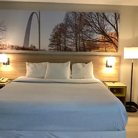 Days Inn By Wyndham Kingdom City-2