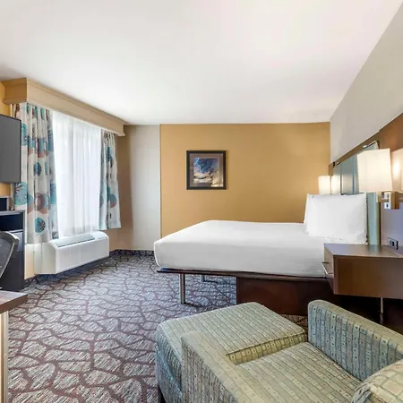 Best Western Plus Oceanside Palms-3