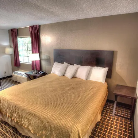 Amerivu Inn & Suites - Helen - Downtown-3