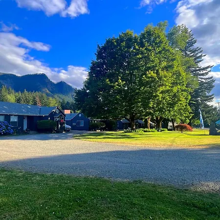The Cascade Motel-2