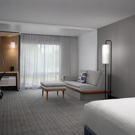 Courtyard By Marriott Philadelphia Bensalem-2