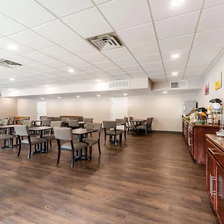 Quality Inn & Suites Vandalia Near I-70 And Hwy 51-3