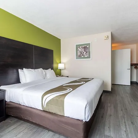 Quality Inn & Suites Vandalia Near I-70 And Hwy 51-2