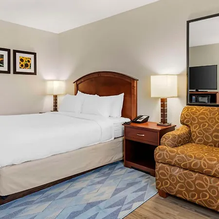 Comfort Inn Albert Lea At Trails Travel Center-2
