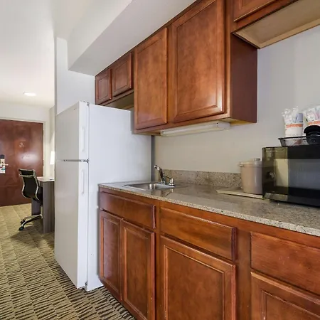 Clarion Pointe Charleston - West Ashley-3