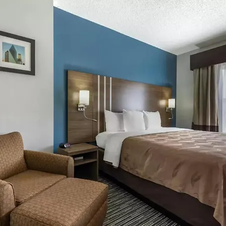 Quality Inn & Suites I-35 E-Walnut Hill-3