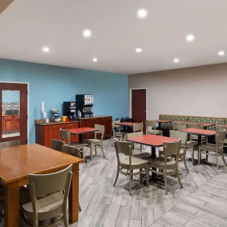 Super 8 By Wyndham Lubbock West-2