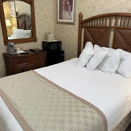 Island House Historic Vacation Rentals-3