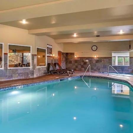 Comfort Inn & Suites Lincoln City-2