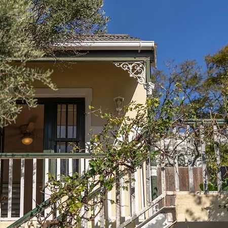 Mediterranean Villa Guesthouse-2