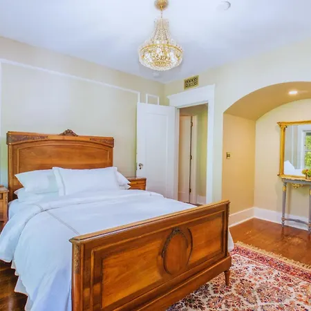 Martha'S Bed And Breakfast-3
