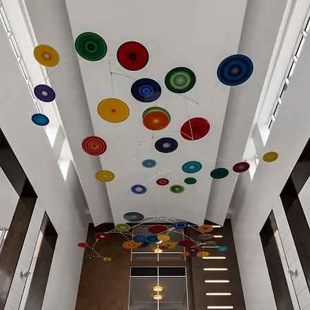 Embassy Suites By Hilton Newark Airport-3