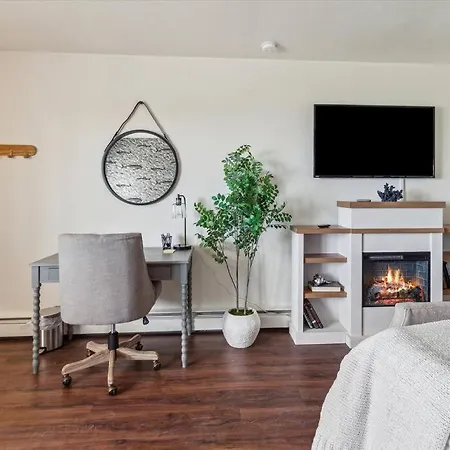 Perfect Lake View Single King Private Fireplace-2