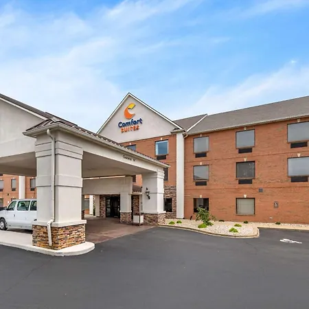 Comfort Suites Louisville Airport-3