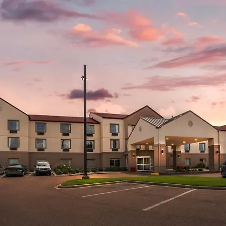 Red Roof Inn Plus & Suites Vicksburg-3