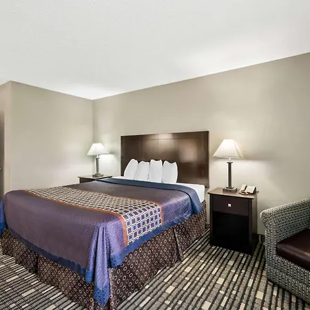 Surestay Plus Hotel By Best Western Lubbock Medical Center-3