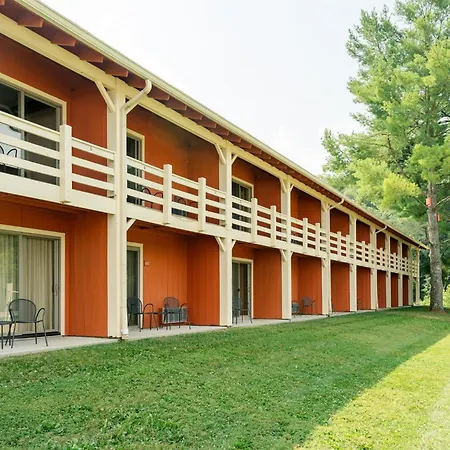 Brown County Inn-3