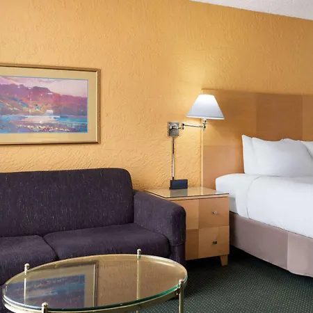 Ramada By Wyndham Tucson-2