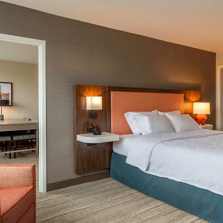 Hampton Inn Manchester Downtown-3
