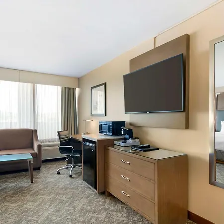 Best Western Plus Kansas City Sports Complex Hotel-3