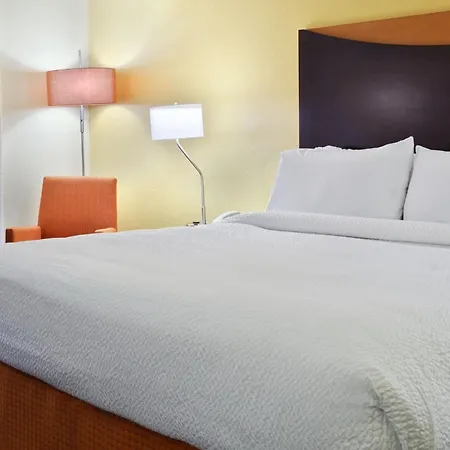 Fairfield Inn & Suites Charlotte Arrowood-2