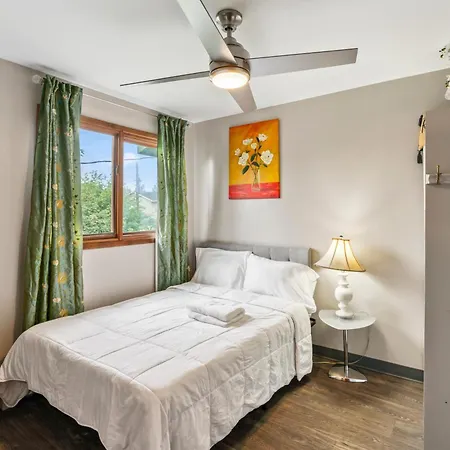 Simple Deluxe Private Room-2