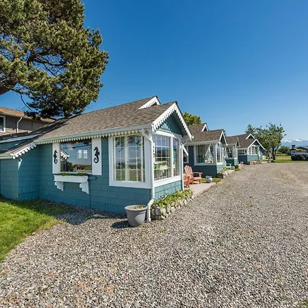Juan De Fuca Waterfront Hotel & Cottages-3