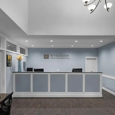 Club Wyndham Newport Onshore-3