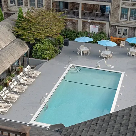 Club Wyndham Newport Onshore-2