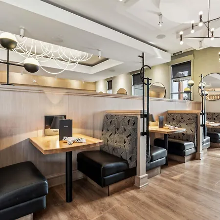 Sandman Hotel Calgary Airport-2