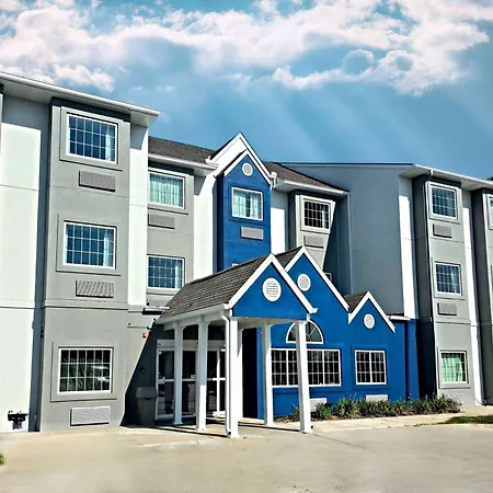 Microtel Inn & Suites By Wyndham Bluffs-3