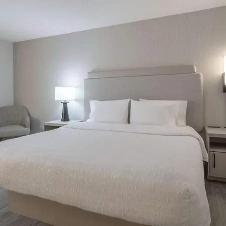Hampton Inn & Suites By Hilton Moncton-2