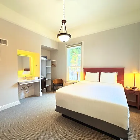 The Grove Inn-3