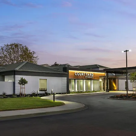 Courtyard By Marriott San Mateo Foster City-3