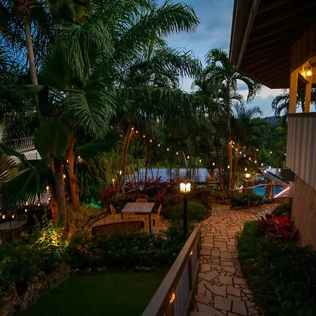Lazy Parrot Inn-3