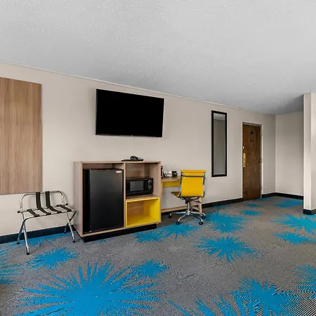 Days Inn By Wyndham Sioux Falls-2