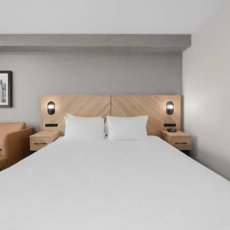 Sandman Hotel Calgary Airport-3