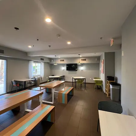 Spark By Hilton Phoenix-Glendale-Peoria-3