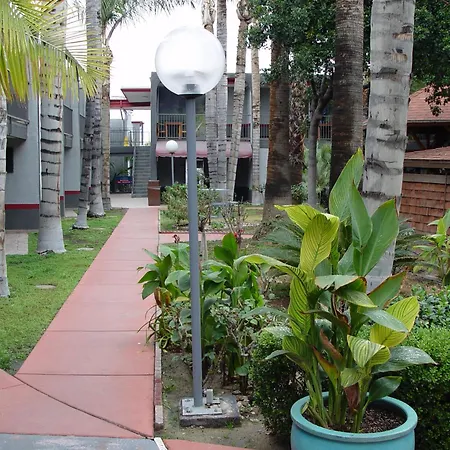 Hiltop Hotel-3