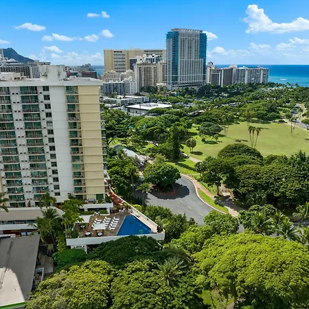 Luana Waikiki Hotel & Suites-2