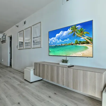 Romar Place 806-2