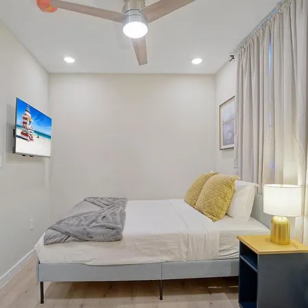 Stylish Miami Suite - Self Check-In-3