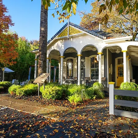 Brannan Cottage Inn-3