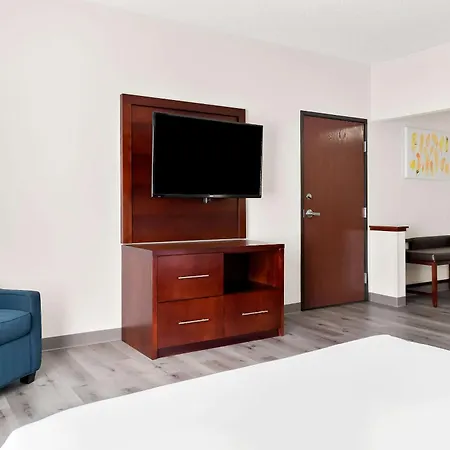 Holiday Inn Express & Suites Southfield - Detroit-3