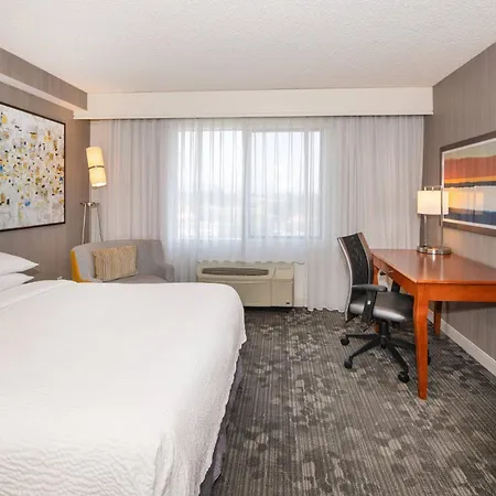 Courtyard By Marriott Newark Silicon Valley-3