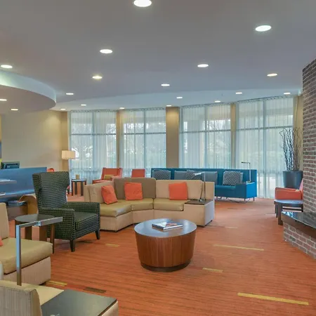 Courtyard By Marriott Salisbury-3